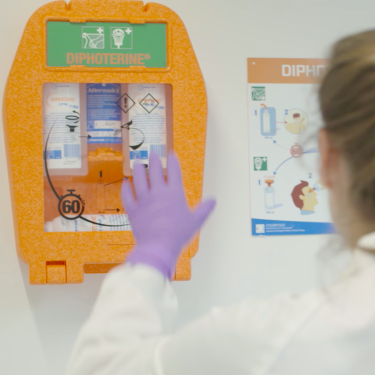 Diphoterine® Skin & Eye Products - Wall Mounted Units